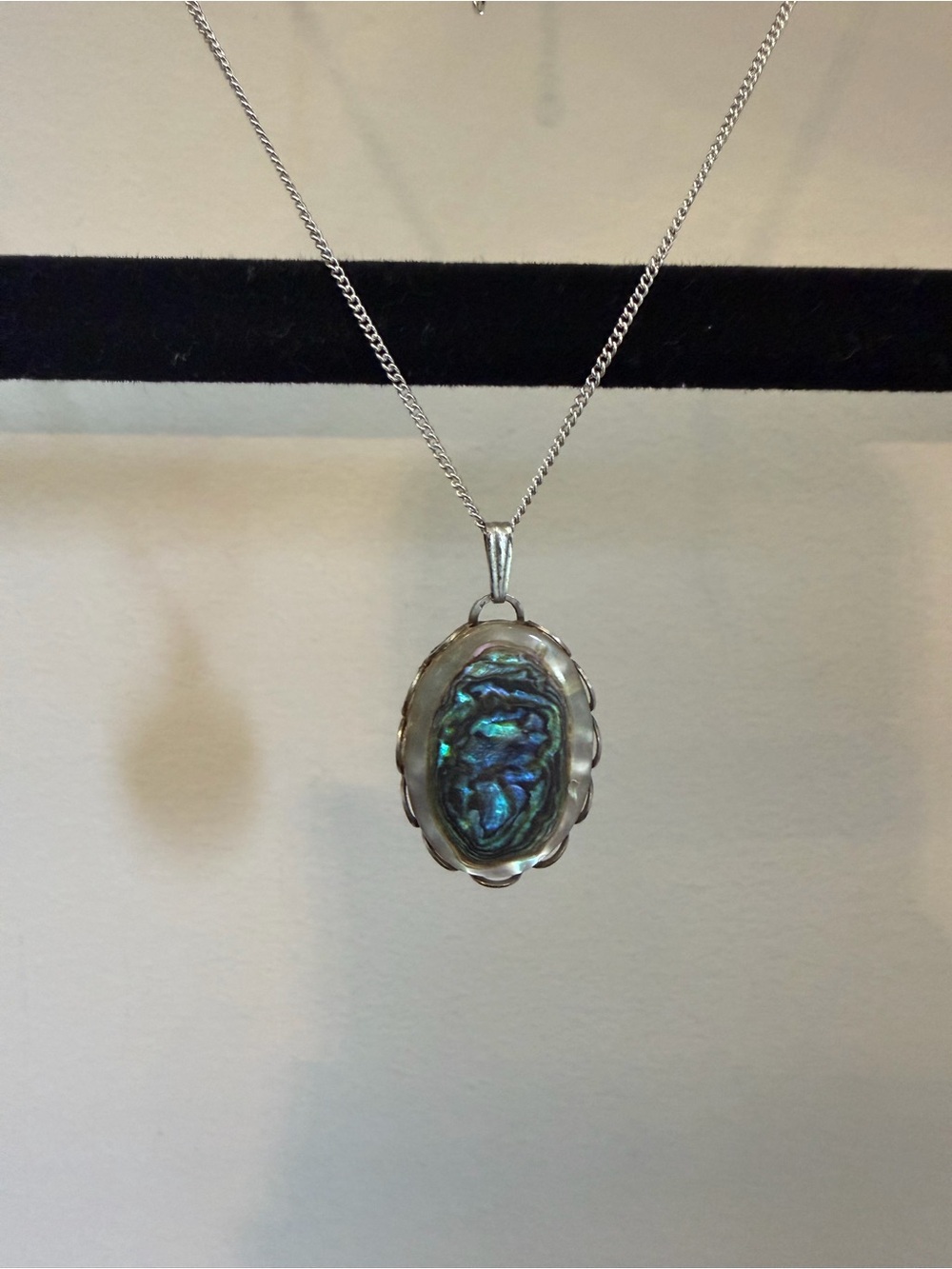 Vintage Silver Colored Abalone Oval Pendant Necklace - Blue Green